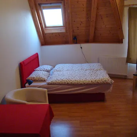 Charlie Retro-modern Design Gæstehus