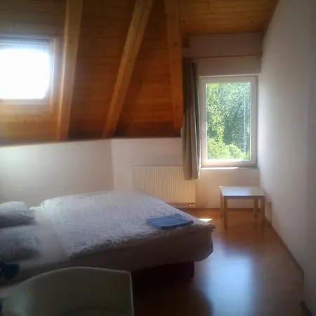 Charlie Retro-modern Design Gæstehus