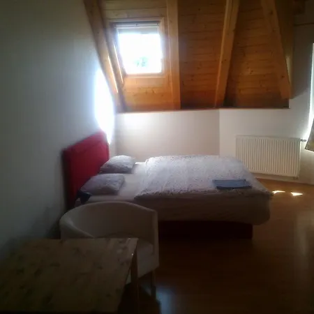 Charlie Retro-modern Design Gæstehus