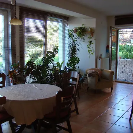 Charlie Retro-modern Design Gæstehus Prag