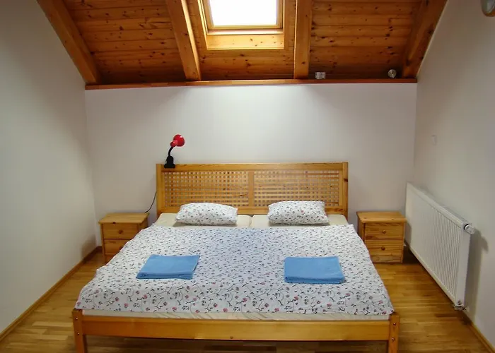 Charlie Retro-modern Design Prag